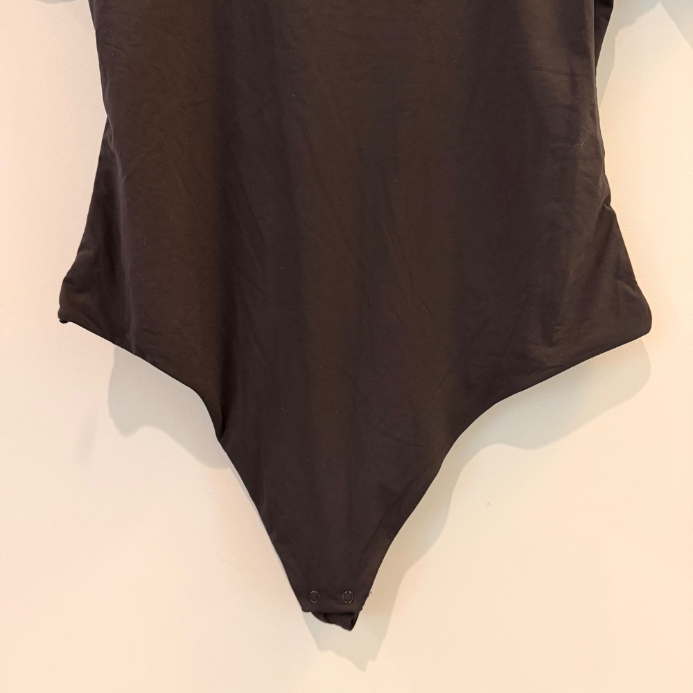 Quince Bodysuit Second Skin T Shirt Crewneck Stretch Travel Date Black Med NWT - Picture 5 of 9